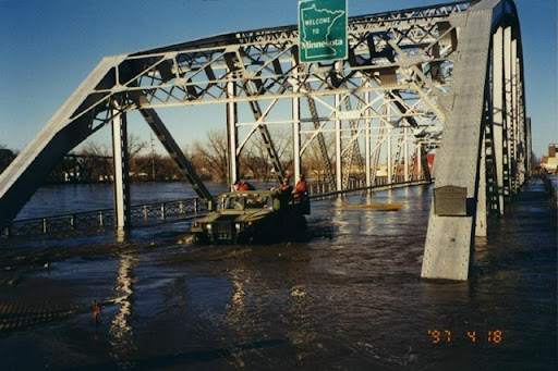 Forum Image: http://lh3.ggpht.com/_VkSVcl0aQAg/Sco8lasjjNI/AAAAAAAABRI/j0fP9C9ykkc/Grand%20Forks%20ND%201997[5].jpg